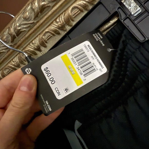 Under Armour Black Sweatpants - Picture 3 of 3